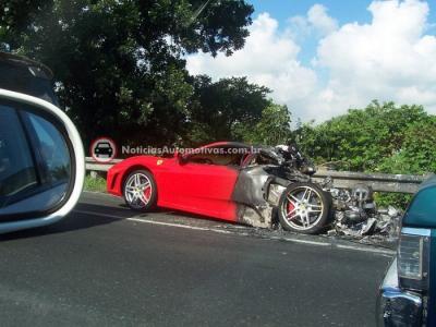 ferrari-f430-queimada.jpg